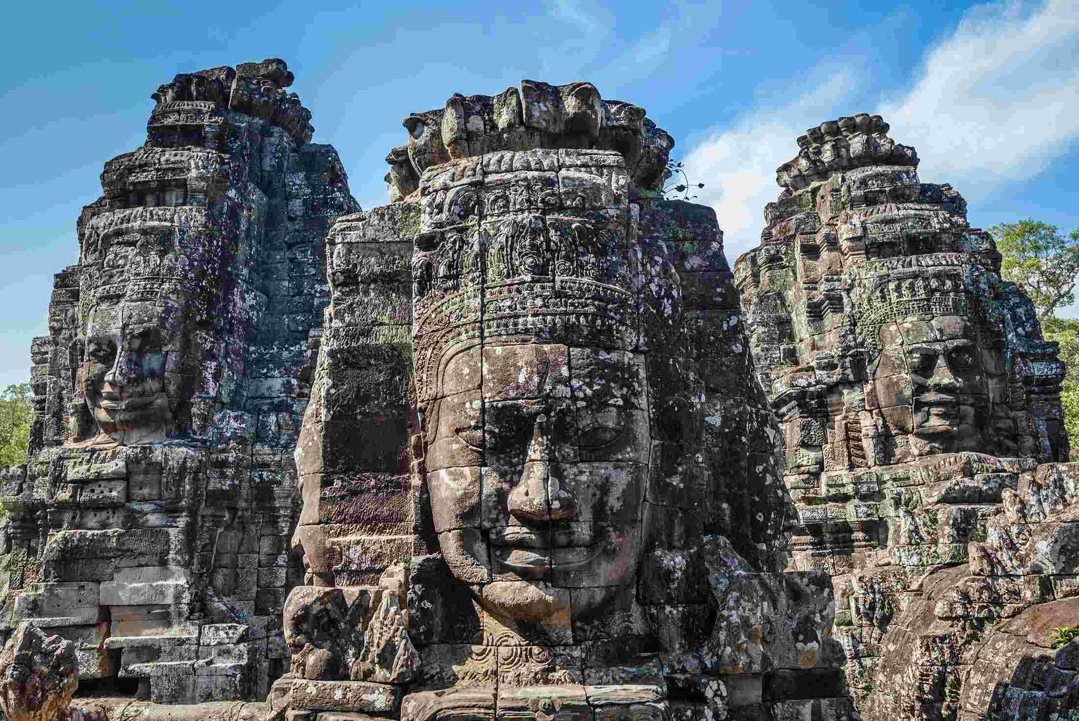 xcambodia-angkor-temple-stone-face-bayon.jpg.pagespeed.ic.VQwXWNjDKA